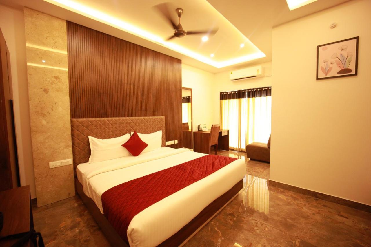 Bliss Regency Business Hotel Palakkad Exterior foto